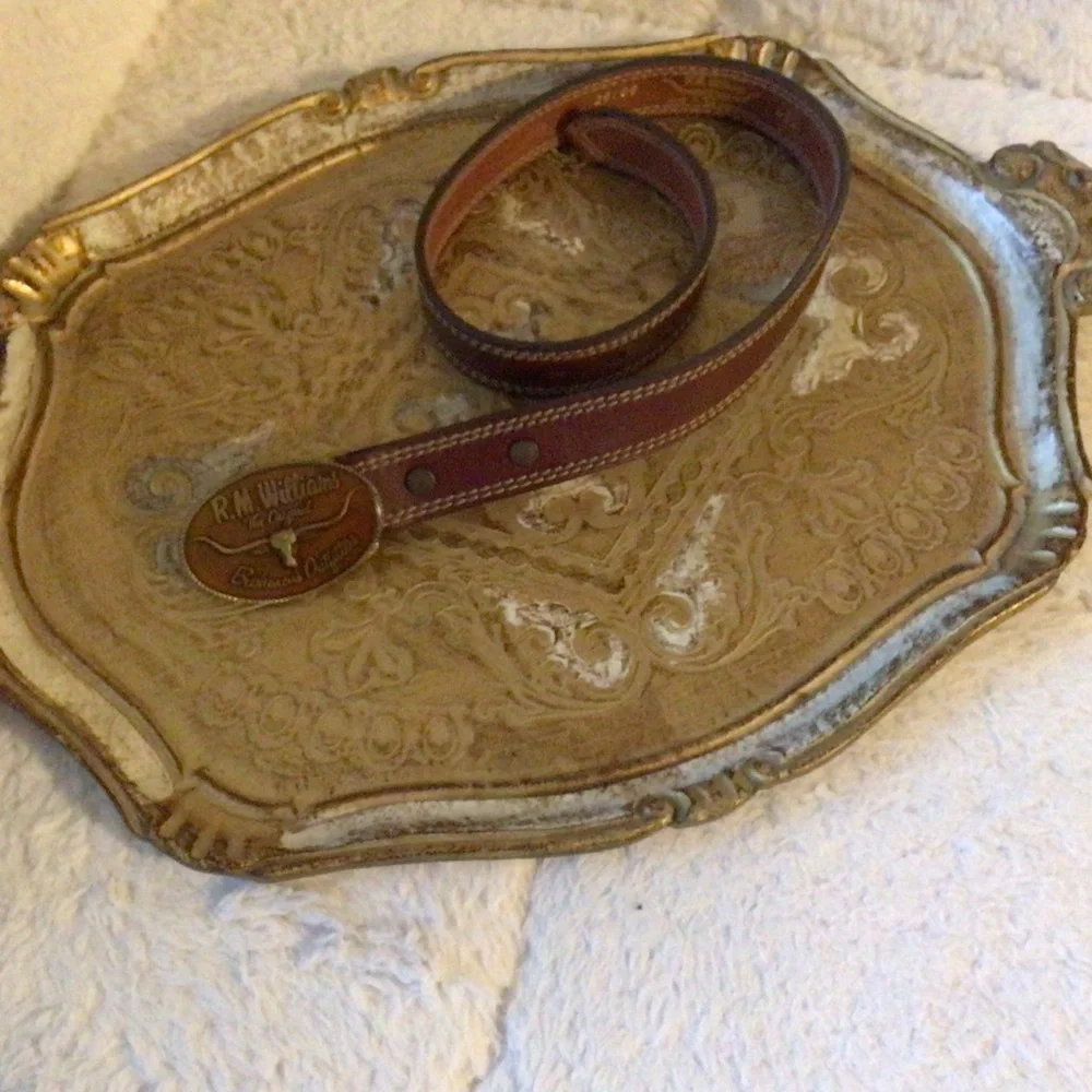 R. M. Williams The Original Bushman’s Outfitters Leather Belt & Signature Buckle